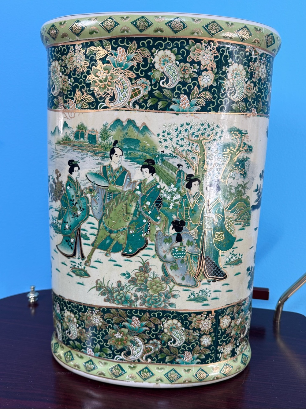 Vintage Chinese Porcelain Hand Painted Geisha Umbrella Stand
Vase